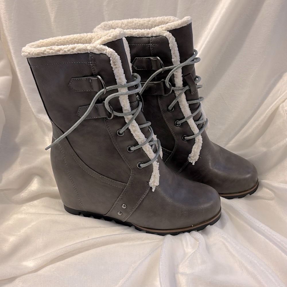 Time &True hidden wedge heel boots